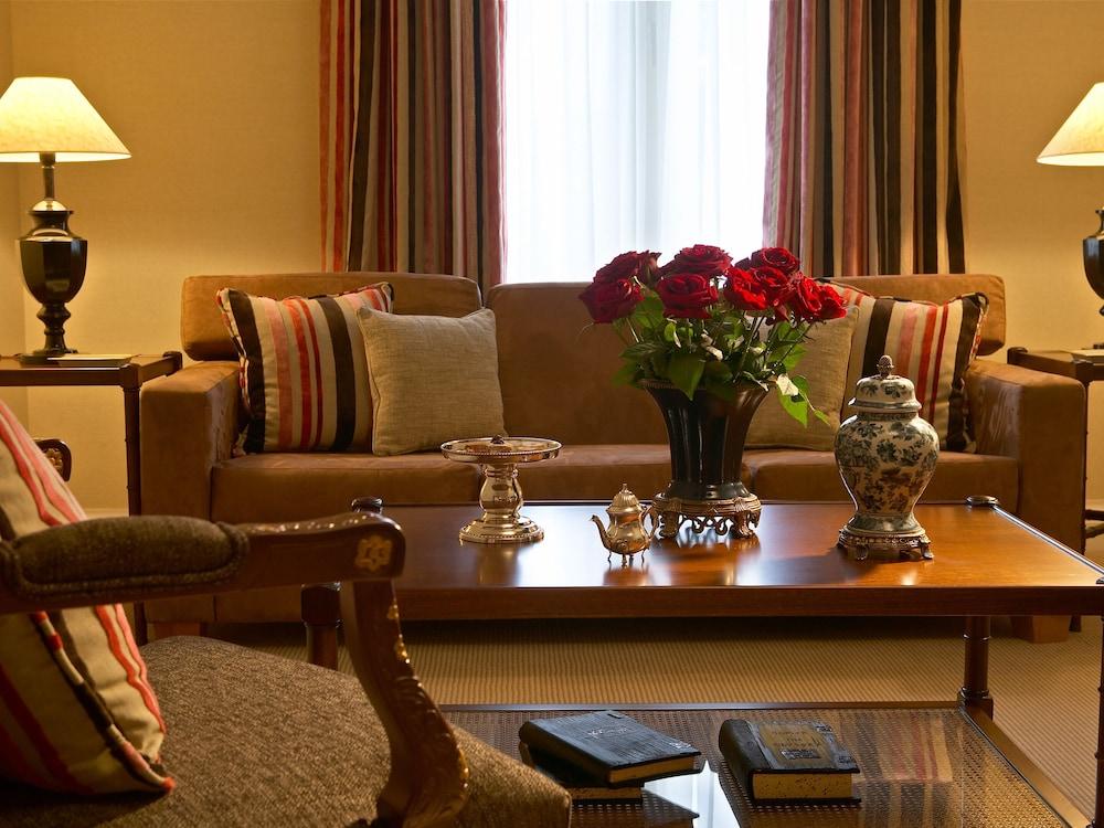 Grecotel Larissa Imperial Екстериор снимка